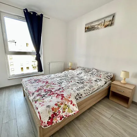 Apartment Seaside - Osiedle Latarnikow Letnica 1 *